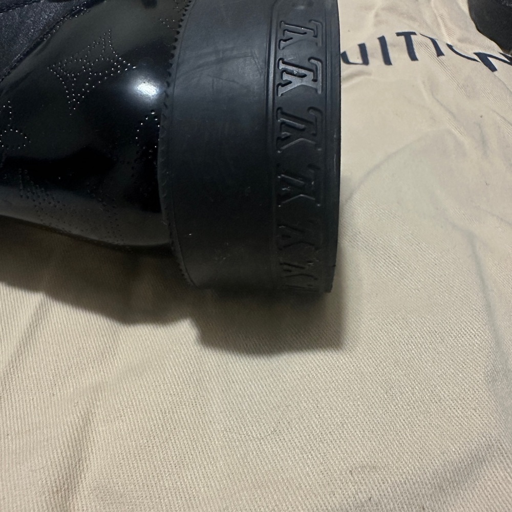 Authentic Louis Vuitton lace up ankle boots - Picture 8 of 9